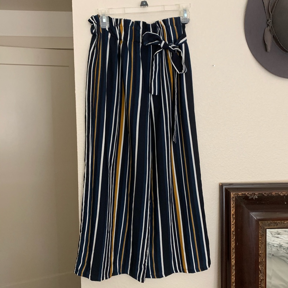 Flowy paper bag pants